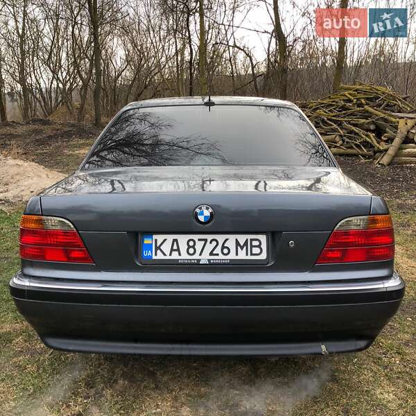 Седан BMW 7 Series 2000 в Умани