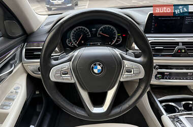 Седан BMW 7 Series 2016 в 