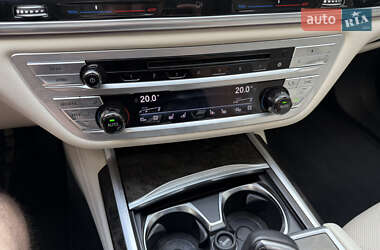 Седан BMW 7 Series 2016 в 