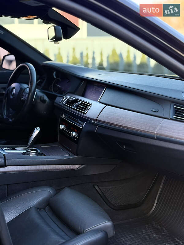Седан BMW 7 Series 2013 в Луцке
