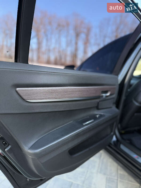 Седан BMW 7 Series 2013 в Луцке