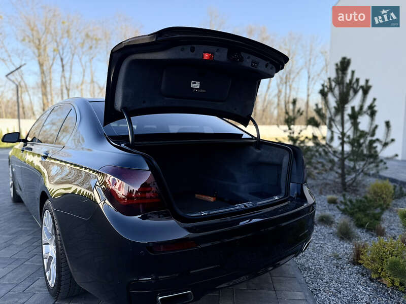 Седан BMW 7 Series 2013 в Луцке