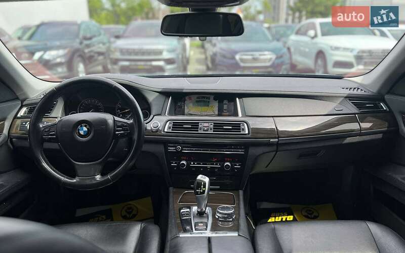 Седан BMW 7 Series 2015 в Ивано-Франковске