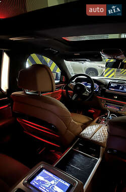 Седан BMW 7 Series 2022 в 