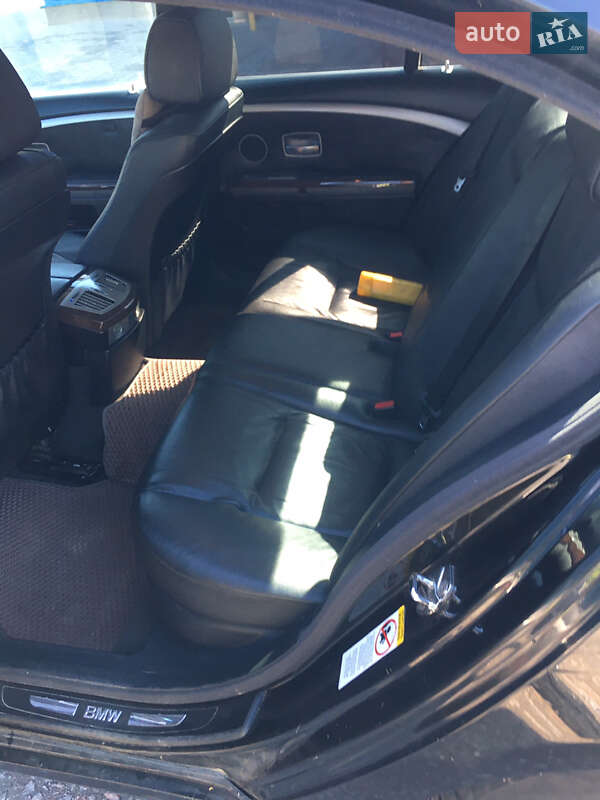 Седан BMW 7 Series 2004 в Виннице