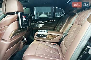 Седан BMW 7 Series 2018 в 