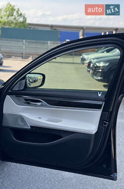 Седан BMW 7 Series 2018 в 
