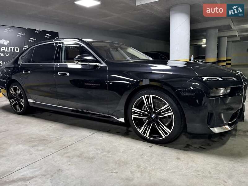 Седан BMW 7 Series 2023 в Киеве