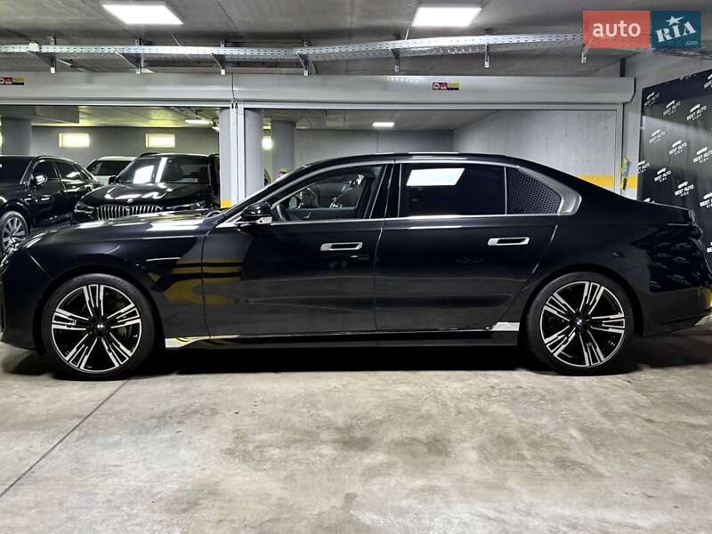 Седан BMW 7 Series 2023 в Киеве