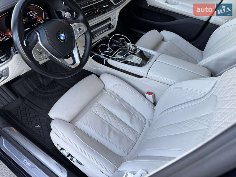 Седан BMW 7 Series 2019 в Киеве