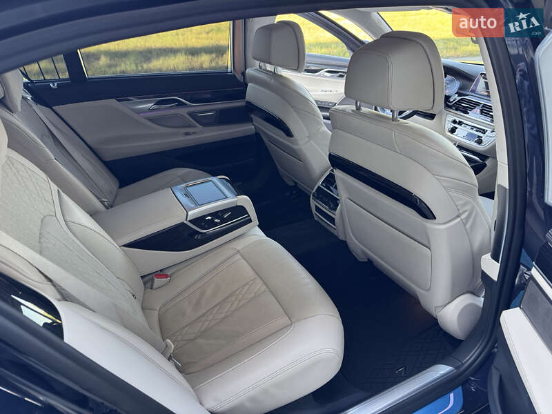 Седан BMW 7 Series 2019 в Киеве
