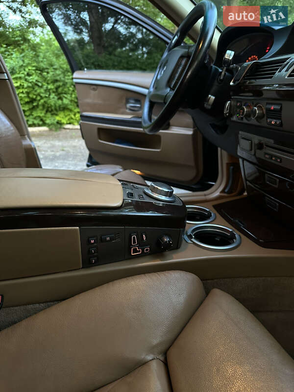 Седан BMW 7 Series 2007 в Львові