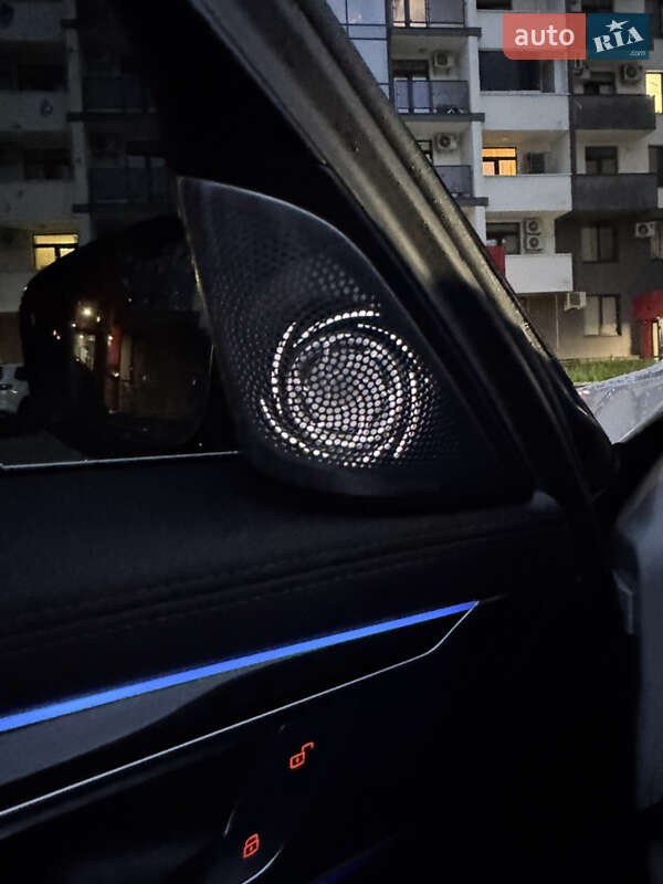 Седан BMW 7 Series 2015 в Черновцах