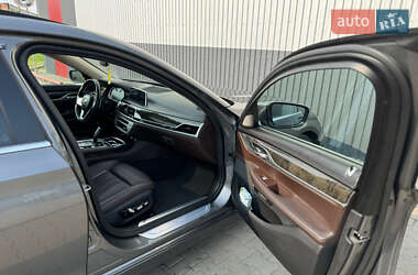 Седан BMW 7 Series 2017 в 