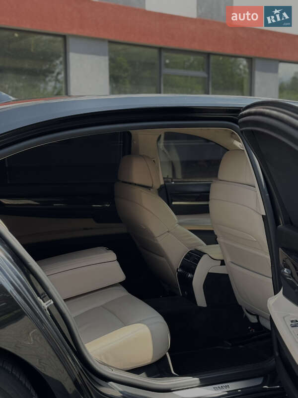 Седан BMW 7 Series 2010 в Ковелі