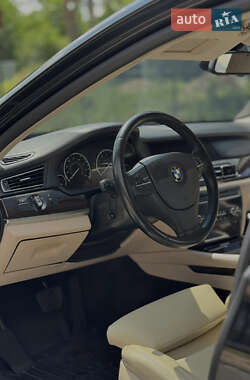 Седан BMW 7 Series 2010 в  фото 12 Седан BMW 7 Series 2010 в
