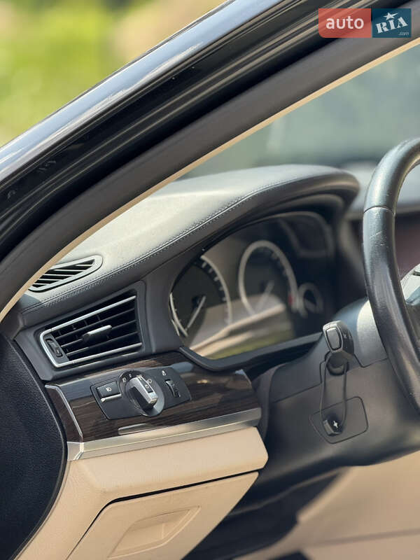 Седан BMW 7 Series 2010 в Ковелі