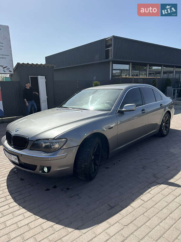 Седан BMW 7 Series 2006 в Рокитному
