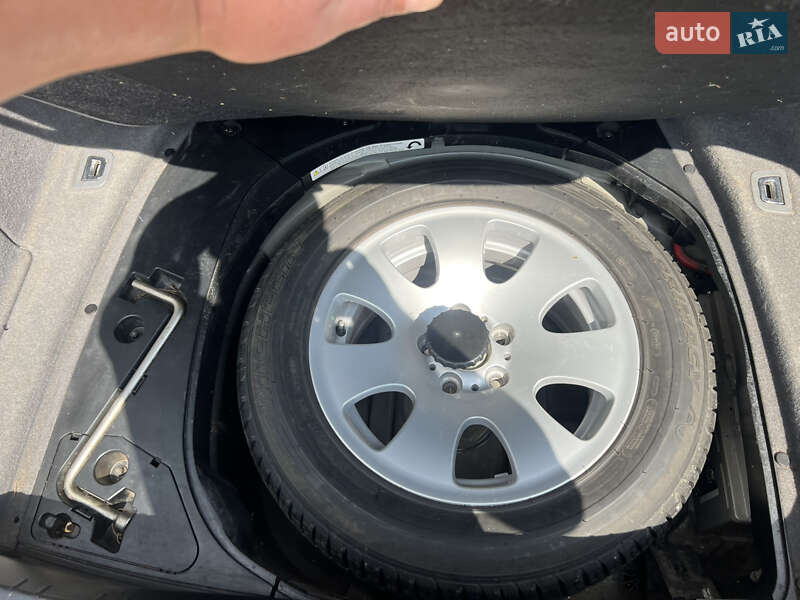 Седан BMW 7 Series 2008 в Львові