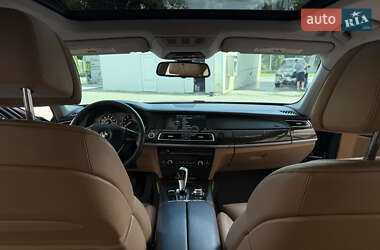 Седан BMW 7 Series 2011 в 