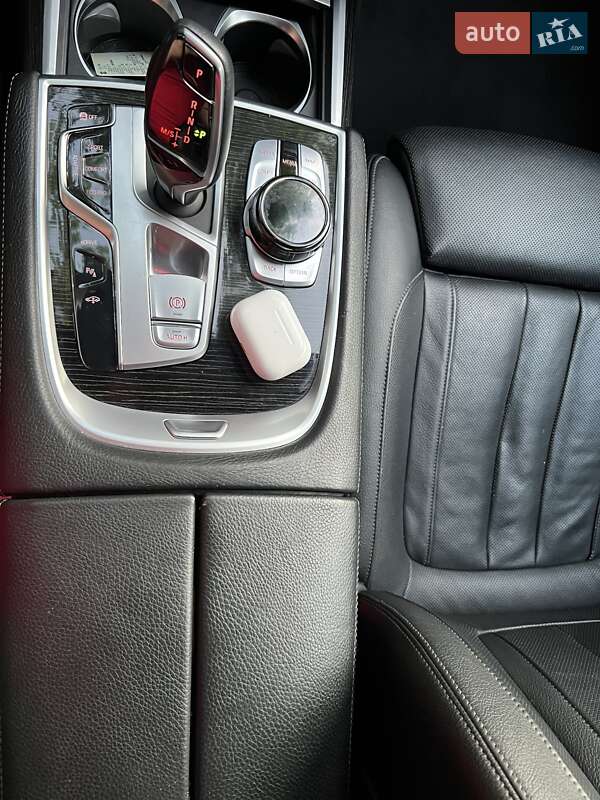 Седан BMW 7 Series 2018 в Одессе