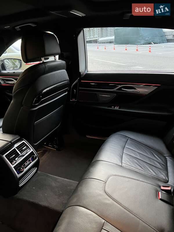 Седан BMW 7 Series 2018 в Одессе