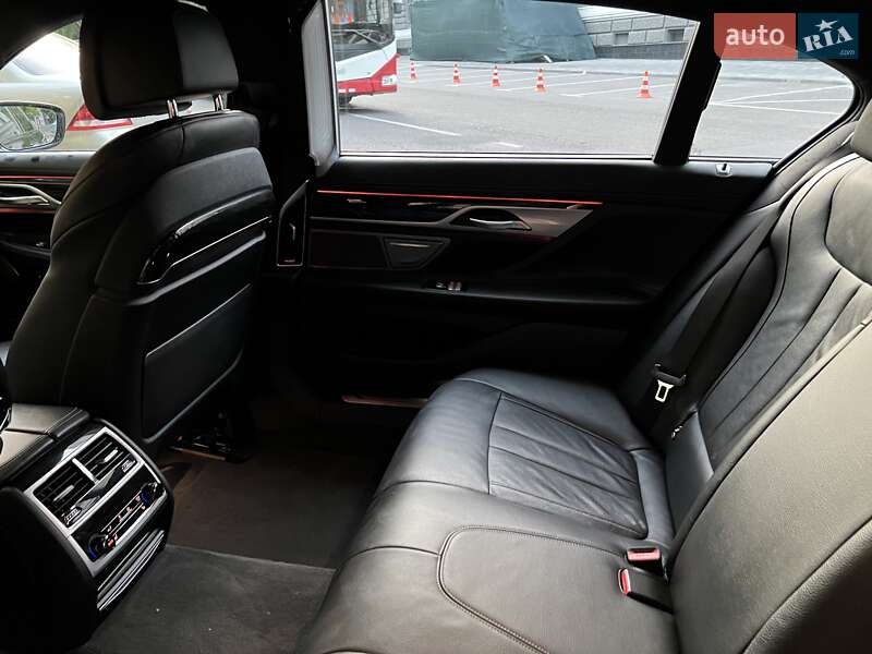 Седан BMW 7 Series 2018 в Одессе