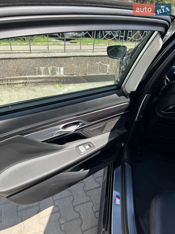 Седан BMW 7 Series 2018 в Одессе
