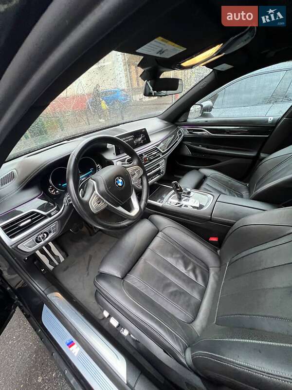 Седан BMW 7 Series 2018 в Одессе