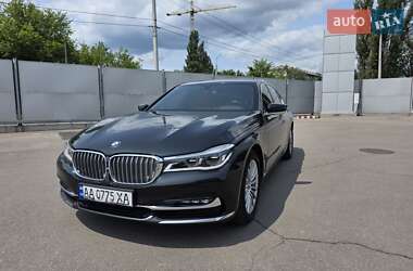 Седан BMW 7 Series 2017 в Киеве