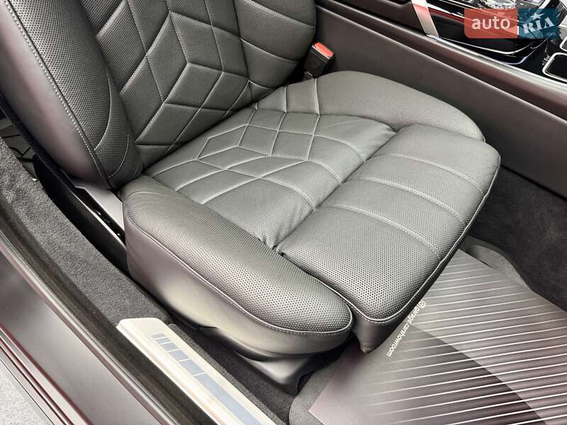 Седан BMW 7 Series 2022 в Києві