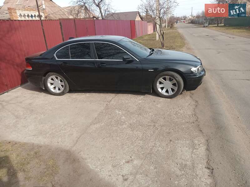 Седан BMW 7 Series 2003 в Марганці