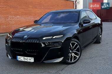 Седан BMW 7 Series 2023 в 