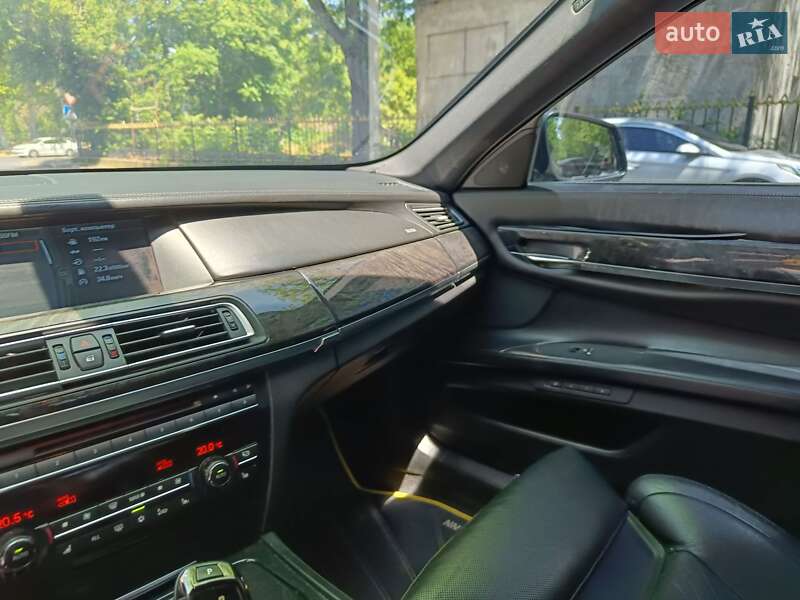 Седан BMW 7 Series 2011 в Одесі