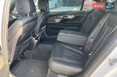 Седан BMW 7 Series 2018 в 