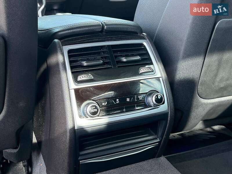 Седан BMW 7 Series 2018 в Львове