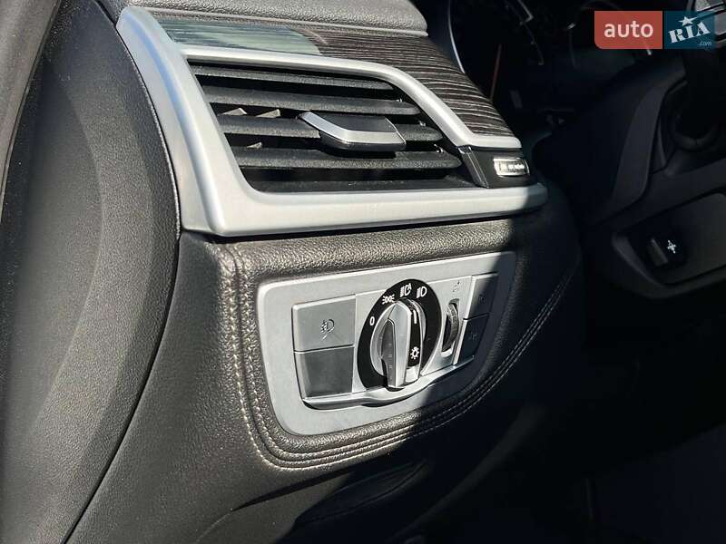 Седан BMW 7 Series 2018 в Львове