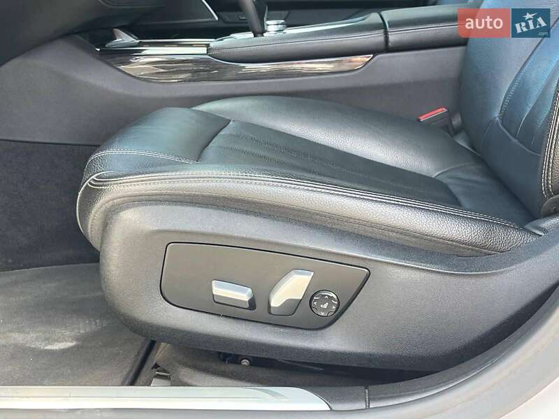 Седан BMW 7 Series 2018 в Львове
