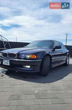 Седан BMW 7 Series 2000 в Перегинском