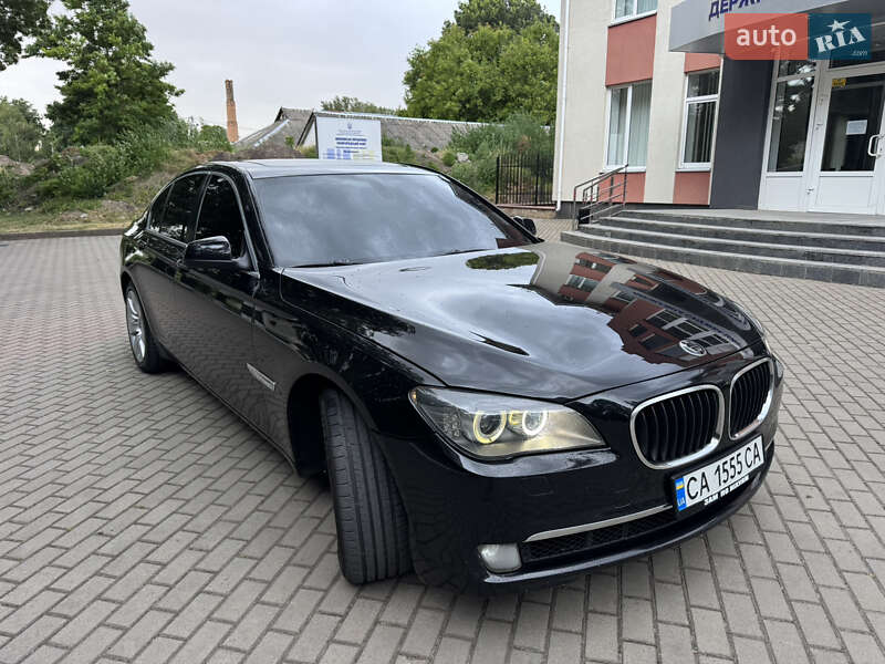Седан BMW 7 Series 2012 в Шполі