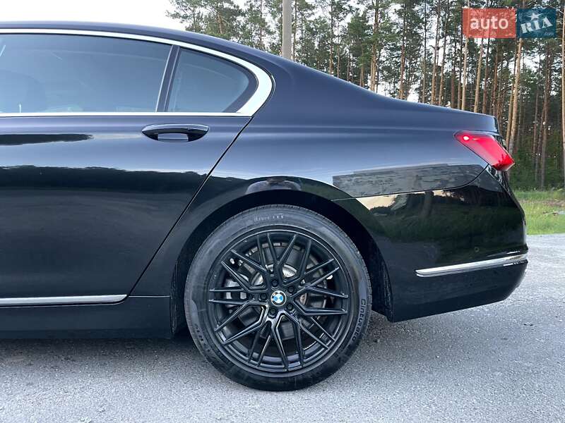 Седан BMW 7 Series 2019 в Нетішині
