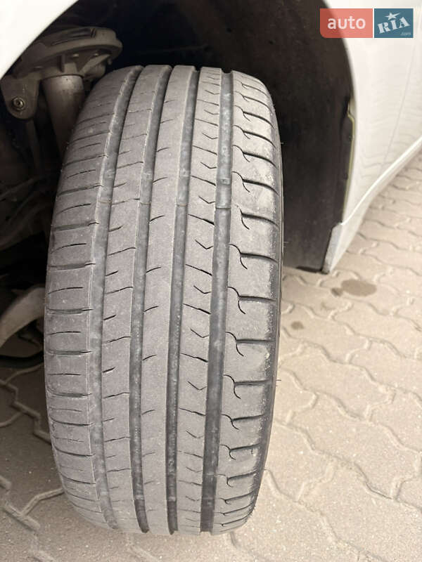 Седан BMW 7 Series 2003 в Бродах