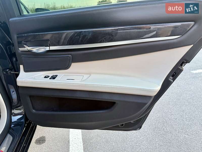 Седан BMW 7 Series 2009 в Вінниці