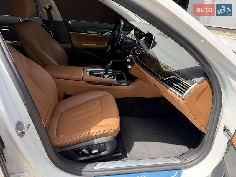 Седан BMW 7 Series 2018 в Киеве