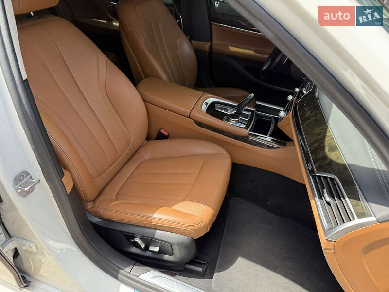 Седан BMW 7 Series 2018 в Киеве