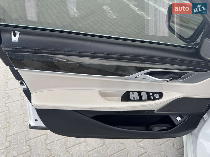 Седан BMW 7 Series 2019 в Ивано-Франковске