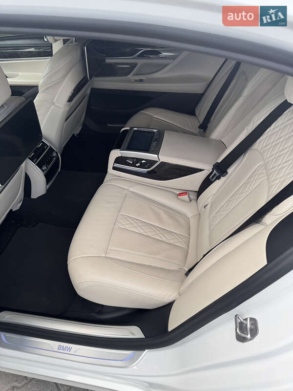 Седан BMW 7 Series 2019 в Ивано-Франковске