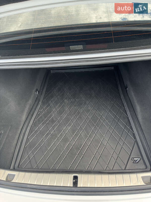 Седан BMW 7 Series 2019 в Ивано-Франковске