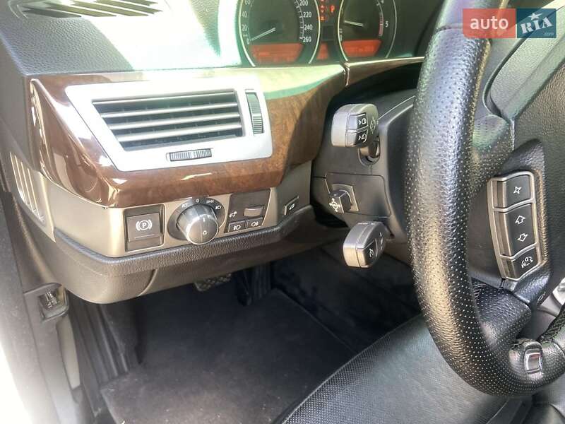 Седан BMW 7 Series 2003 в Нововолынске