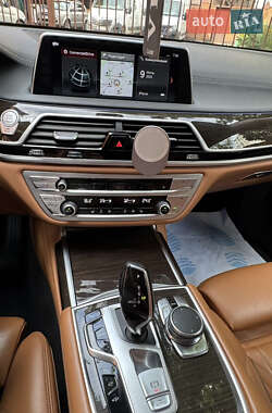Седан BMW 7 Series 2017 в 